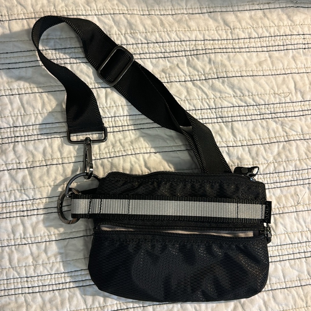 ANDI Urban Clutch - Diamond Black Reflective